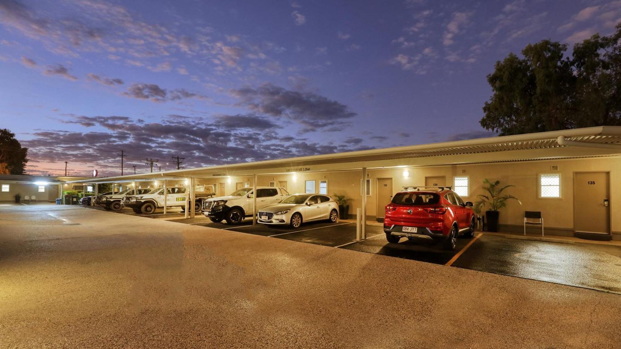 Route 66 Motor Inn Emerald Esterno foto